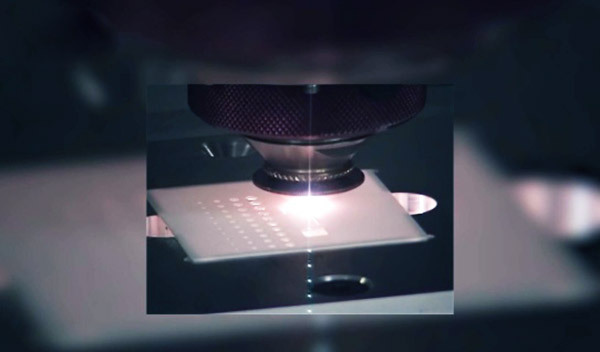 陶瓷激光切割場(chǎng)景 ?激光加工陶瓷線路板主要有激光打孔和激光切割兩種(圖1)